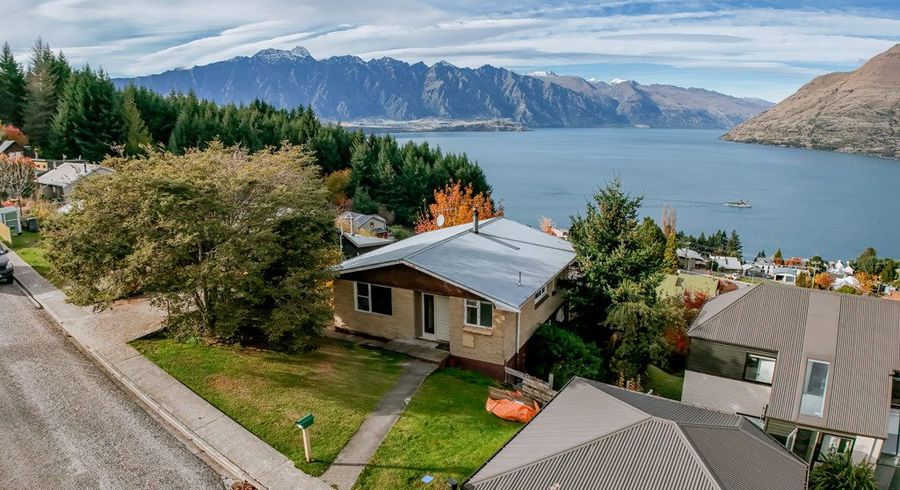  at 69 Wynyard Crescent, Fernhill, Queenstown-Lakes, Otago