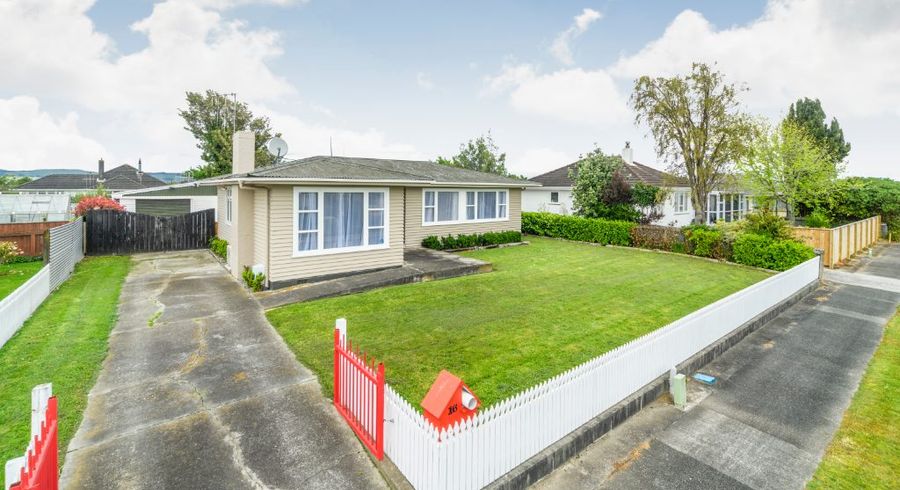  at 16 Battersea Place, Roslyn, Palmerston North, Manawatu / Whanganui