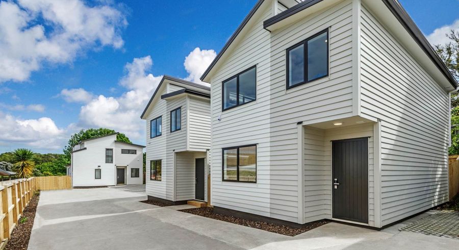  at 2/58 Sylvan Crescent, Te Atatu South, Waitakere City, Auckland