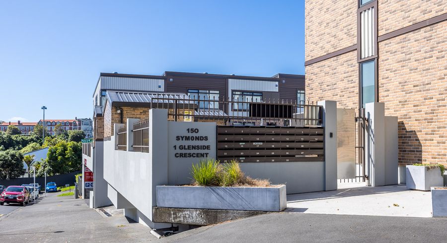  at 26/1 Glenside Crescent, Grafton, Auckland