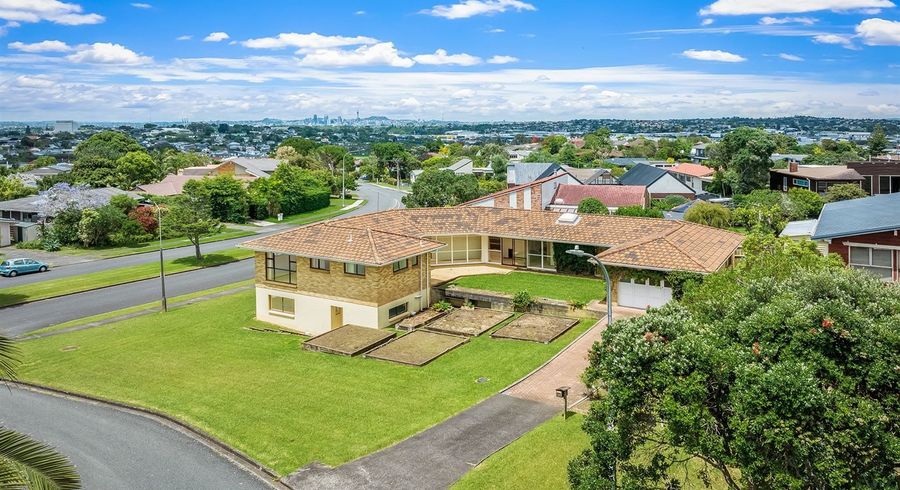  at 2 Pendene Place, Forrest Hill, Auckland