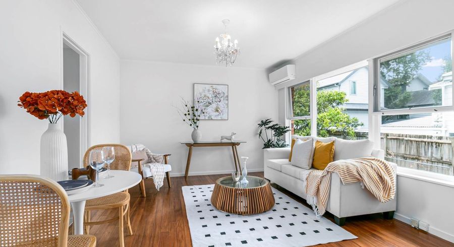  at 2/11 Peary Road, Mount Eden, Auckland