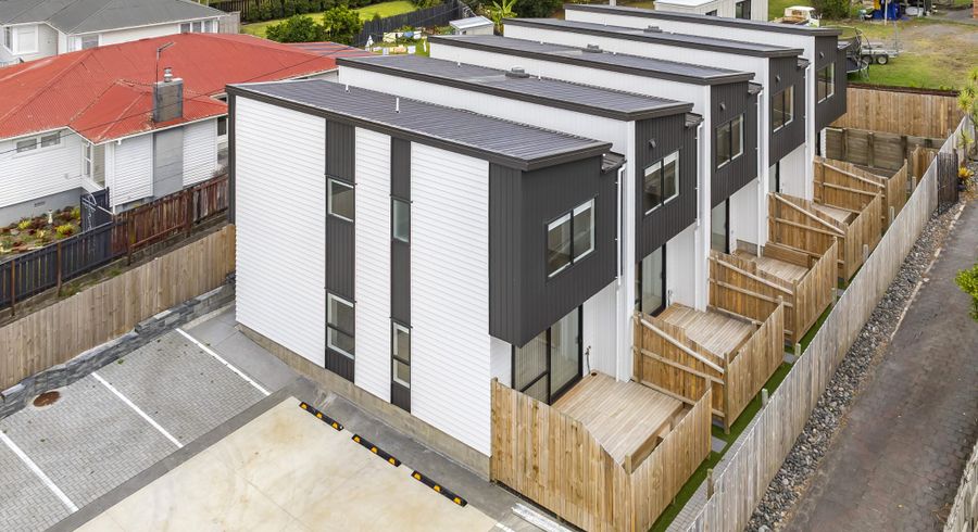  at 3/36 Tiroroa Avenue, Te Atatu South, Waitakere City, Auckland