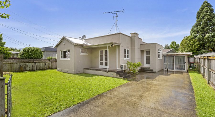  at 16 Wilson Street, Hamilton East, Hamilton