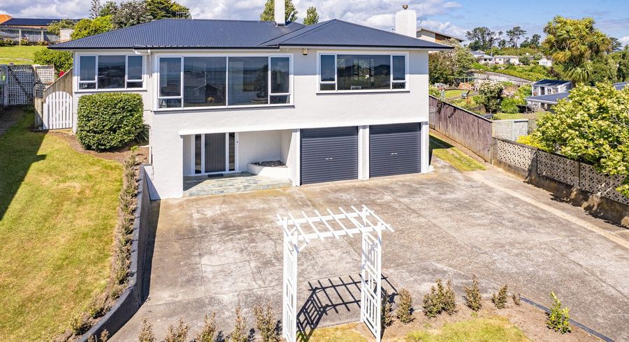  at 9 Windsor Terrace, Durie Hill, Whanganui