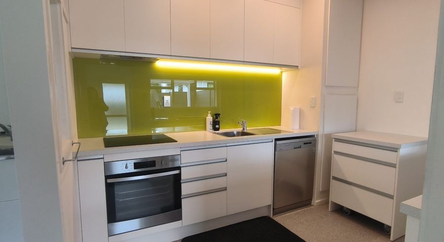  at 2/61 Evelyn Road, Cockle Bay, Manukau City, Auckland