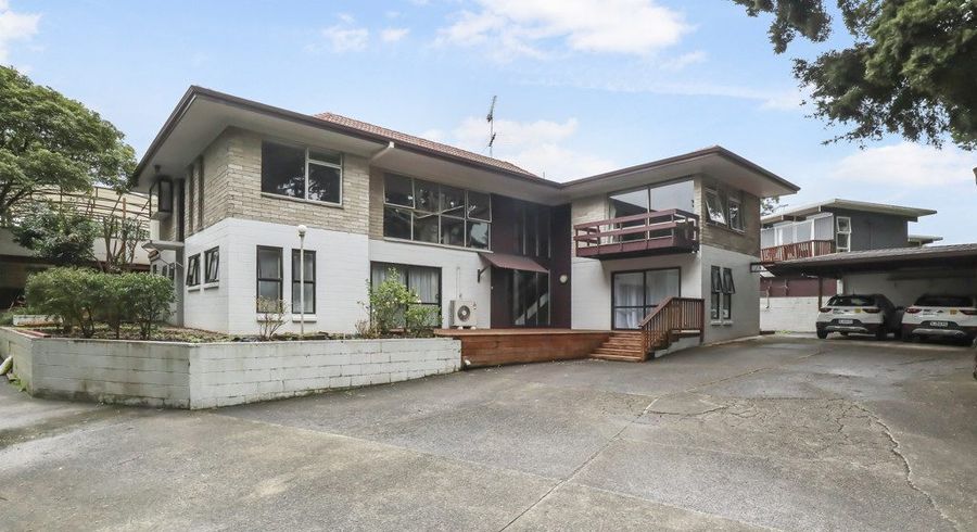  at 110 Lawrence Crescent, Hillpark, Auckland
