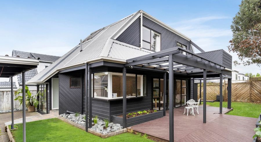  at 2/60 Hillcrest Avenue, Hillcrest, Auckland