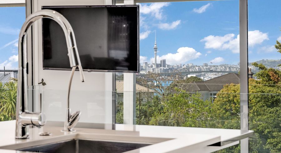  at 35A Seaview Avenue, Northcote, Auckland