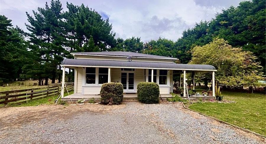  at 140a Upper Fitzherbert Road, Wainuiomata, Lower Hutt, Wellington