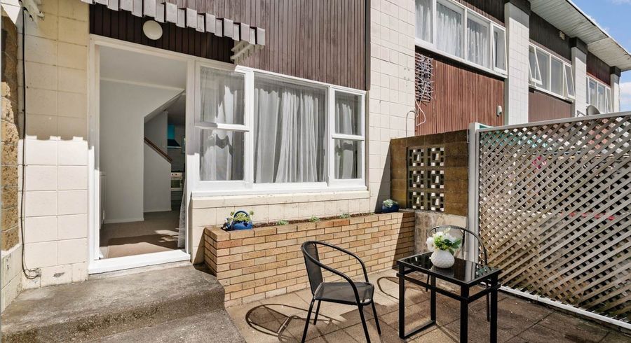  at 4/40 Horoeka Avenue, Mount Eden, Auckland City, Auckland
