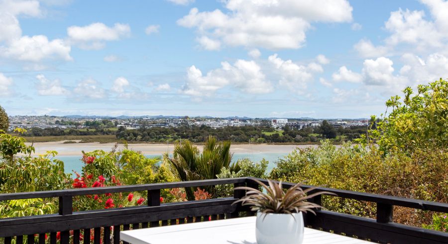  at 40 Oruamo Place, Beach Haven, Auckland