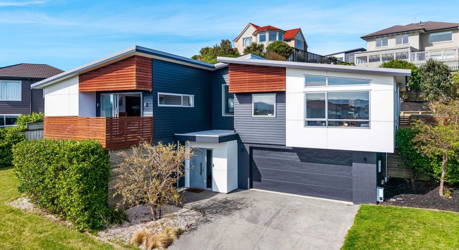  at 7 Aoraki Rise, Aotea, Porirua, Wellington