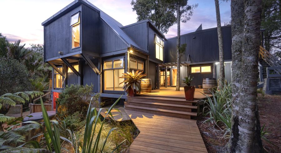  at 186B Woodlands Park Road, Titirangi, Waitakere City, Auckland