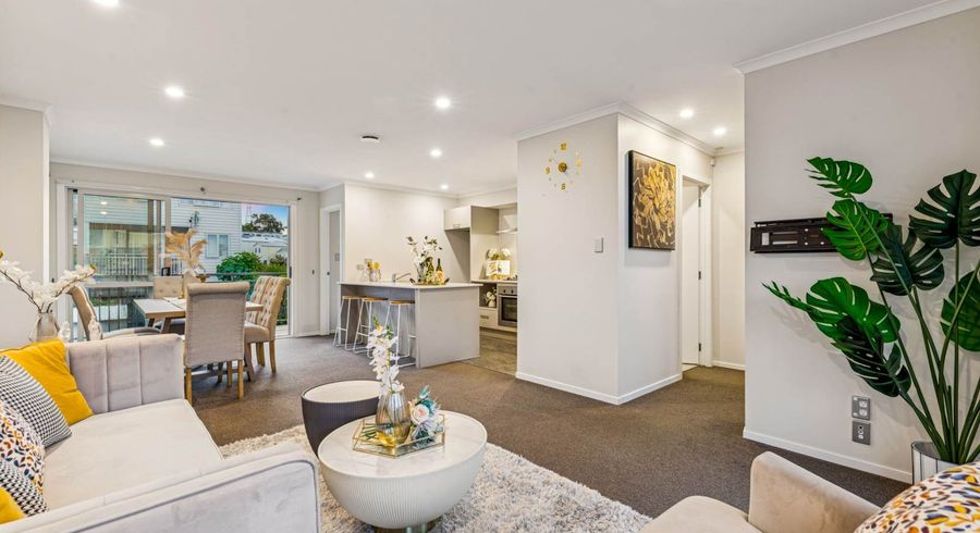  at 10 Panakenake Way, Flat Bush, Manukau City, Auckland