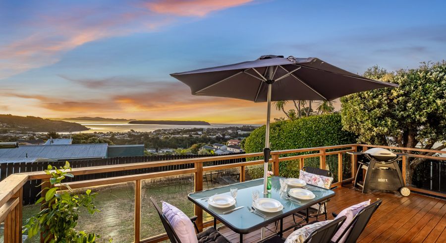  at 131 Gloaming Hill, Titahi Bay, Porirua