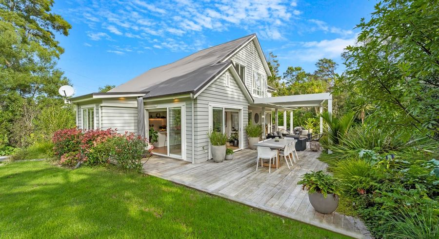  at 18B Hobbs Road, Matakatia, Whangaparaoa