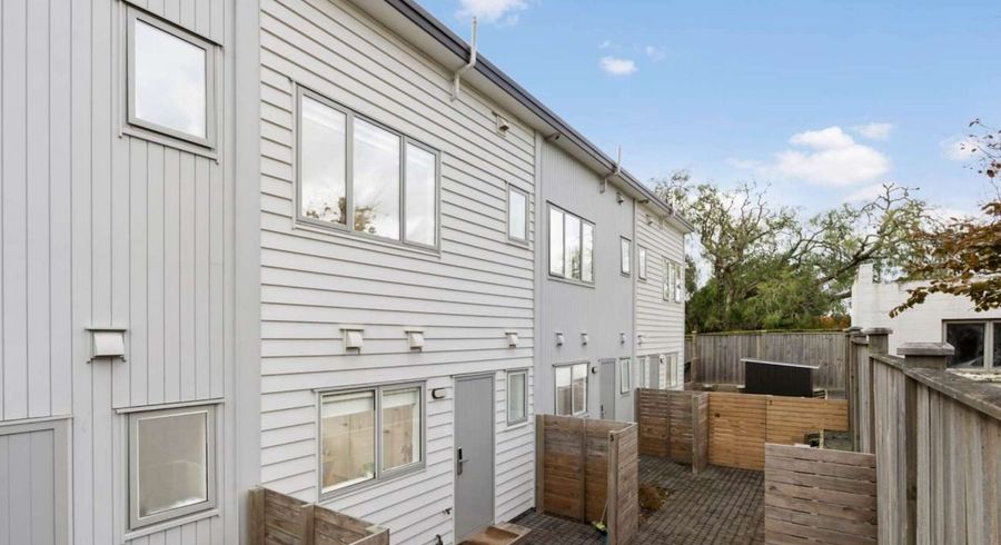  at 4/5 Woolfield Road, Papatoetoe, Manukau City, Auckland