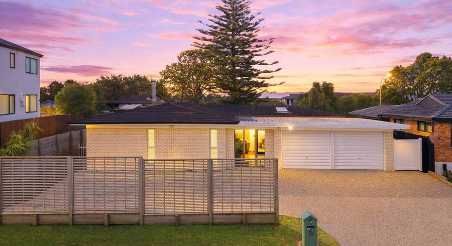  at 6 Fratley Avenue, Farm Cove, Manukau City, Auckland