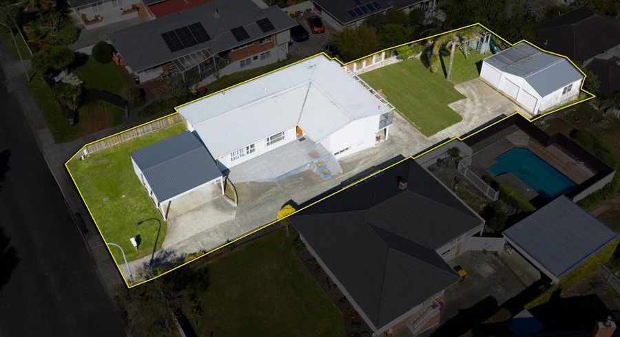  at 43 & 43a Grassways Avenue, Pakuranga Heights, Manukau City, Auckland