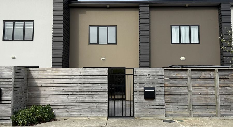  at 5/9 Surrey Street, Tawa, Wellington, Wellington