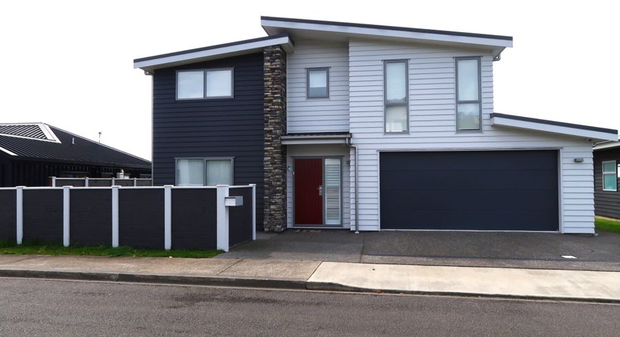  at 11 Cromwell Point, Newlands, Wellington