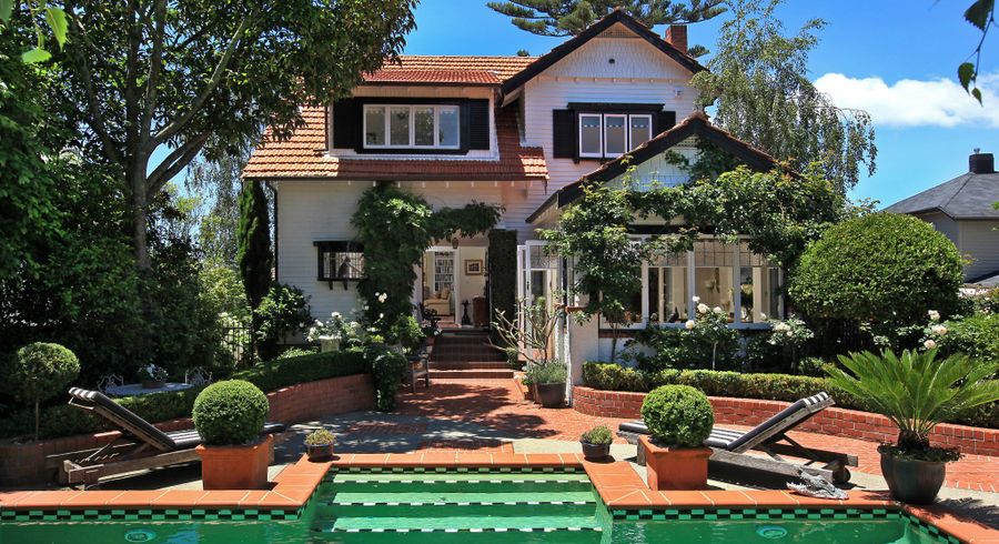  at 33 Orakei Road, Remuera, Auckland