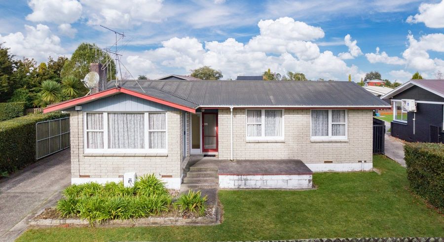  at 221 West Parkdale Street, Tokoroa