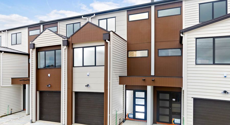  at 11 Bloom Crescent, Sunnyvale, Auckland