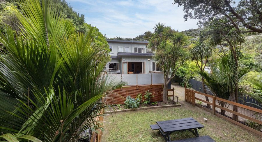  at 33 Glenesk Road, Piha, Waitakere City, Auckland