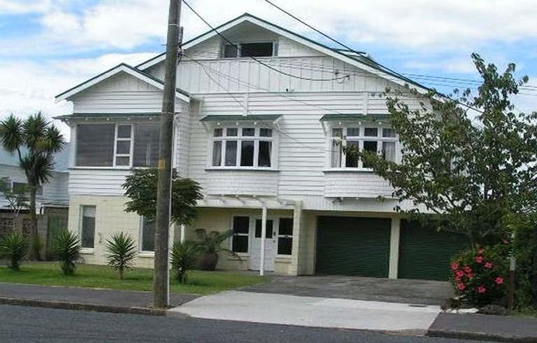  at 12a Bayview Road, Hauraki, North Shore City, Auckland