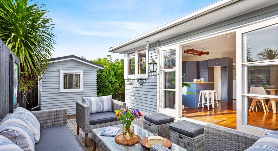  at 2/11A Knox Road, Swanson, Auckland