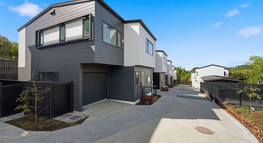  at Lot 2/30 Kiteroa Terrace, Rothesay Bay, North Shore City, Auckland