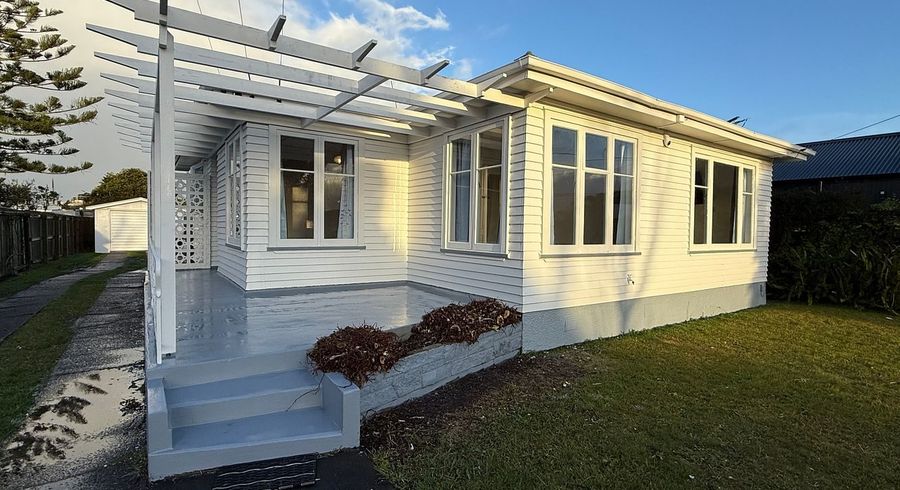  at 17 Peachgrove Road, Te Atatu Peninsula, Waitakere City, Auckland