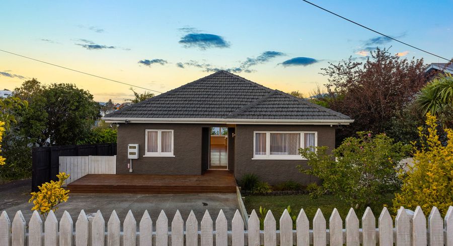  at 18 Evans Road, Glen Eden, Auckland