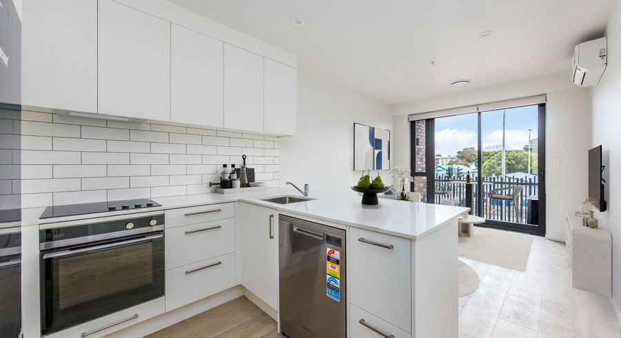  at 2/1 Reiputa Lane, Mount Wellington, Auckland City, Auckland