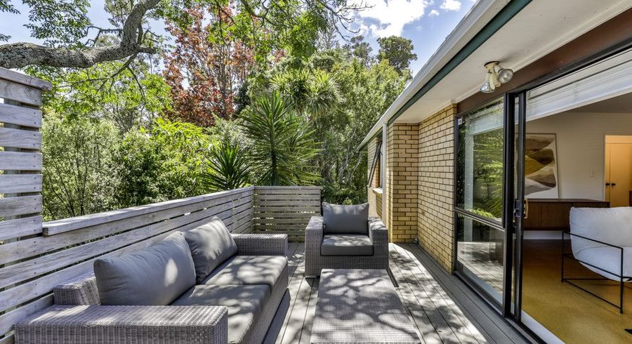  at 11 Woodfern Crescent, Titirangi, Auckland