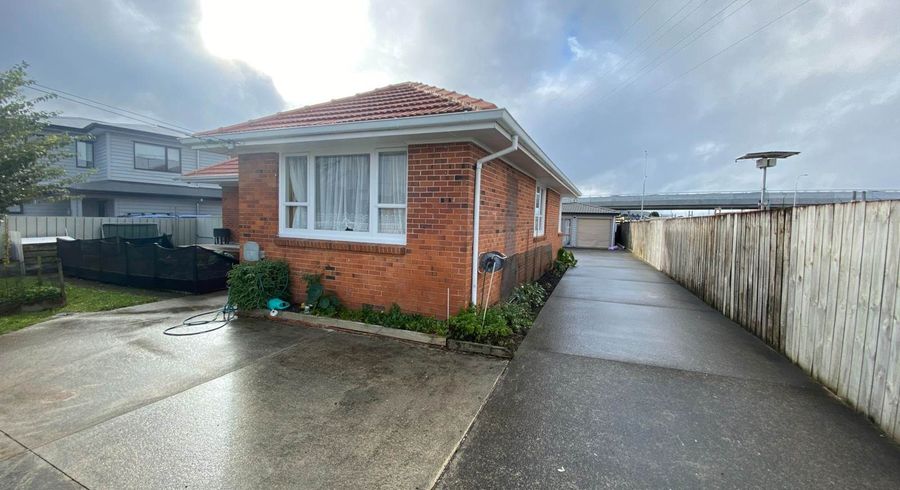  at 5 Tiraumea Drive, Pakuranga, Manukau City, Auckland