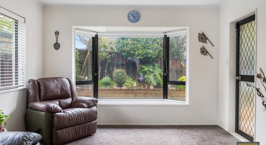  at 2/16 Wood Street, Papakura, Papakura, Auckland