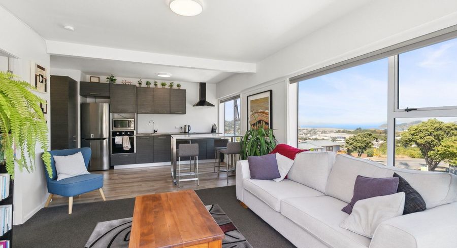  at 11/32 Akaroa Drive, Maupuia, Wellington