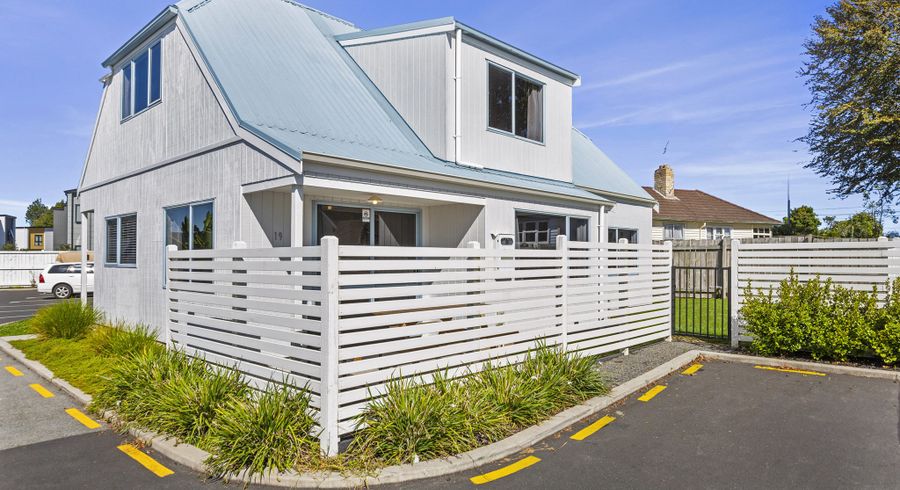  at 19 Joshua Lane, Hamilton East, Hamilton