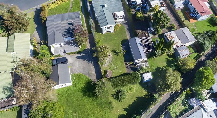  at 14 Exmouth Road, Northcote, Auckland