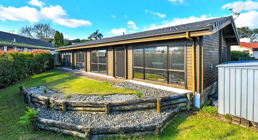  at 137 Everglade Drive, Totara Heights, Auckland