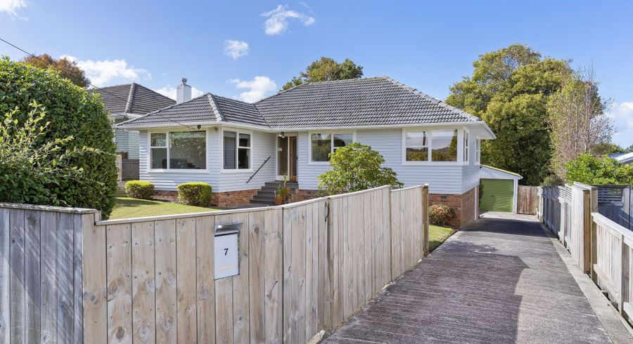  at 7 Tauhara Street, Green Bay, Waitakere City, Auckland