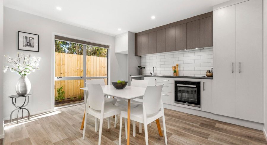  at 2/10 Gazeley Avenue, Silverdale, Hamilton, Waikato