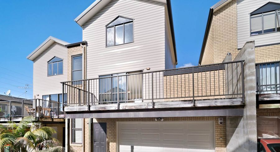  at 27/172 Mcleod Road, Te Atatu South, Auckland
