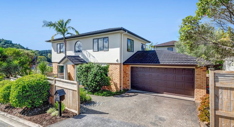 at 2/18 The Avenue, Albany, North Shore City, Auckland