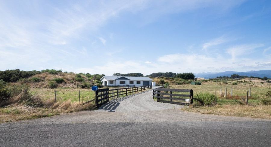  at 118 Strathnaver Drive, Waikawa Beach, Horowhenua, Manawatu / Whanganui