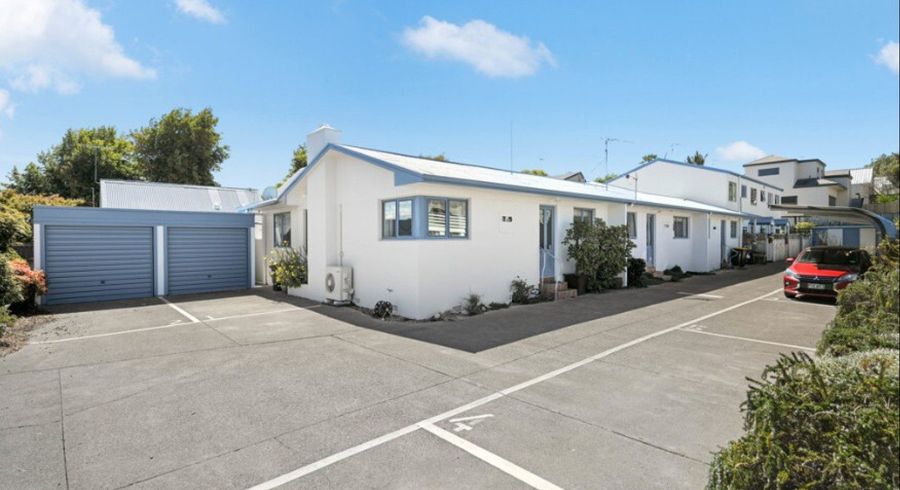  at 2/120 MacFarlane Street, Hamilton East, Hamilton