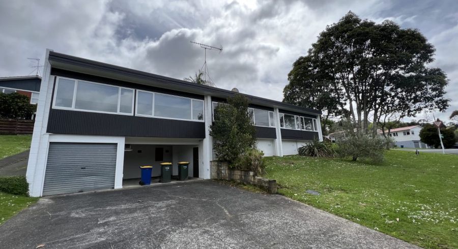  at 2/42 Richards Ave, Forrest Hill, North Shore City, Auckland